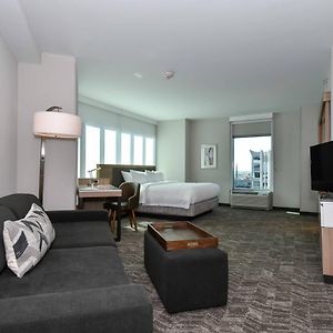 Corner King Room